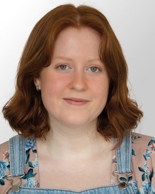Headshot of Amelia Barrett