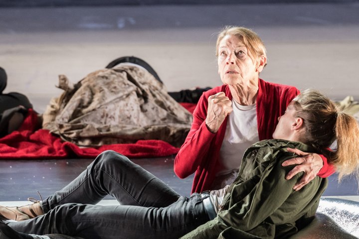 Glenda Jackson on stage as Lear in King Lear at the Old Vic