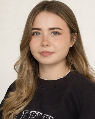Headshot of Lauren-Eve Martin